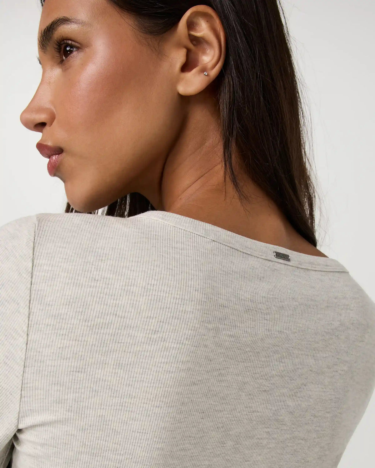 Long Sleeve Pose Subtle Scoop