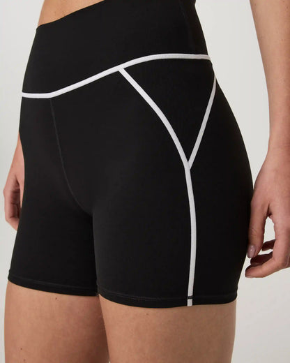 Vuori AllTheFeels™ Linework Short 4"