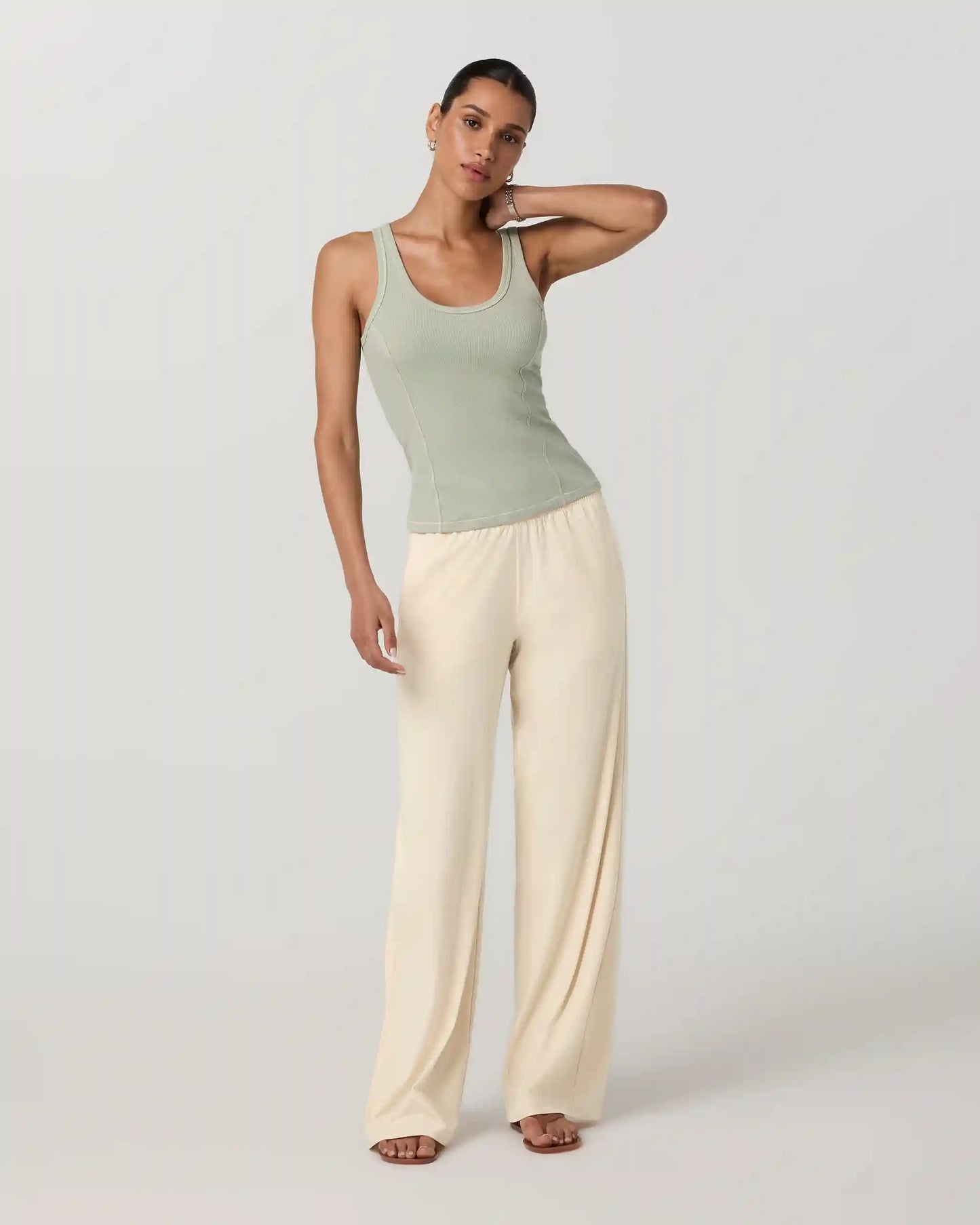 Pose Seams Tank