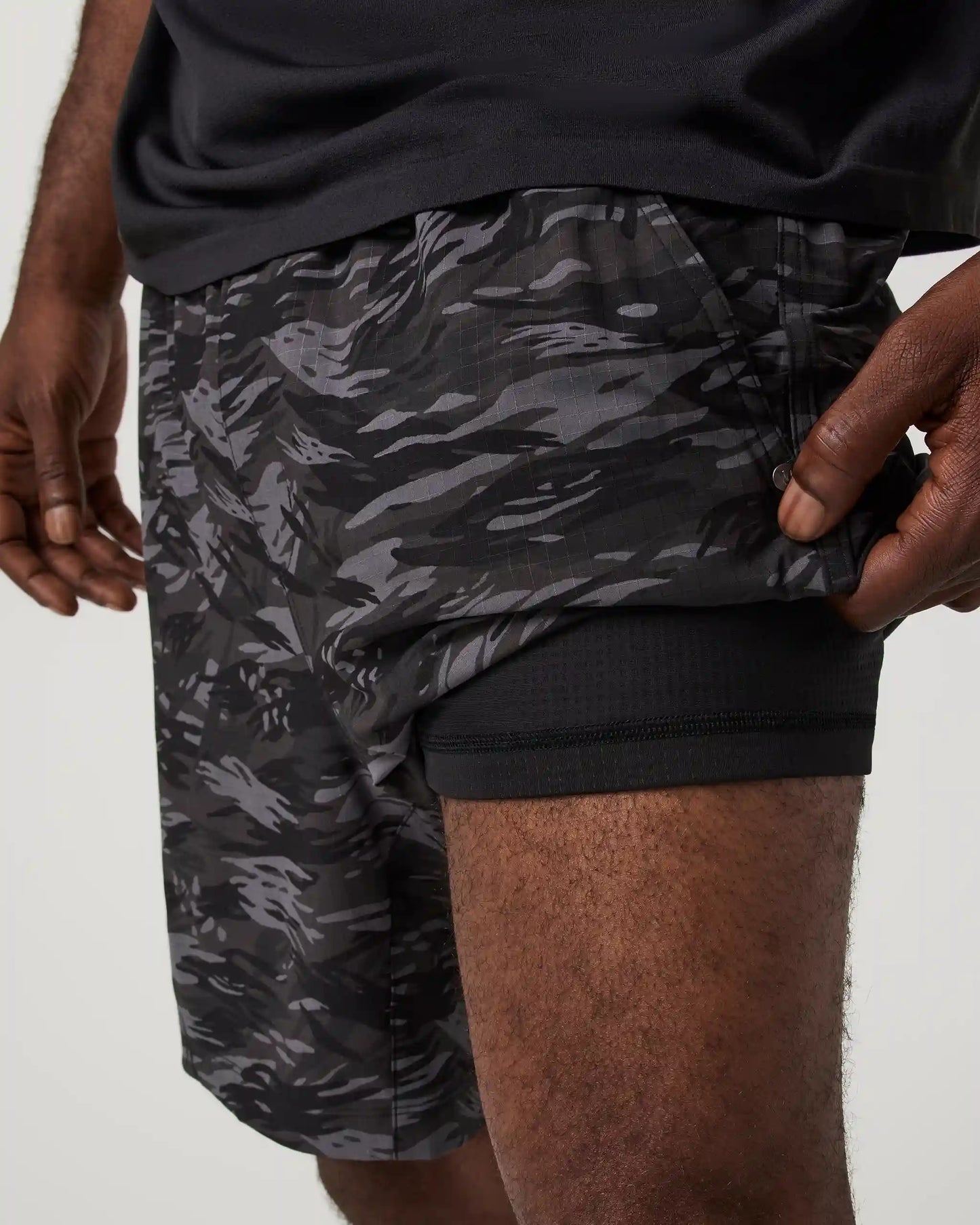 Vuori HardKore Short Lined 7"