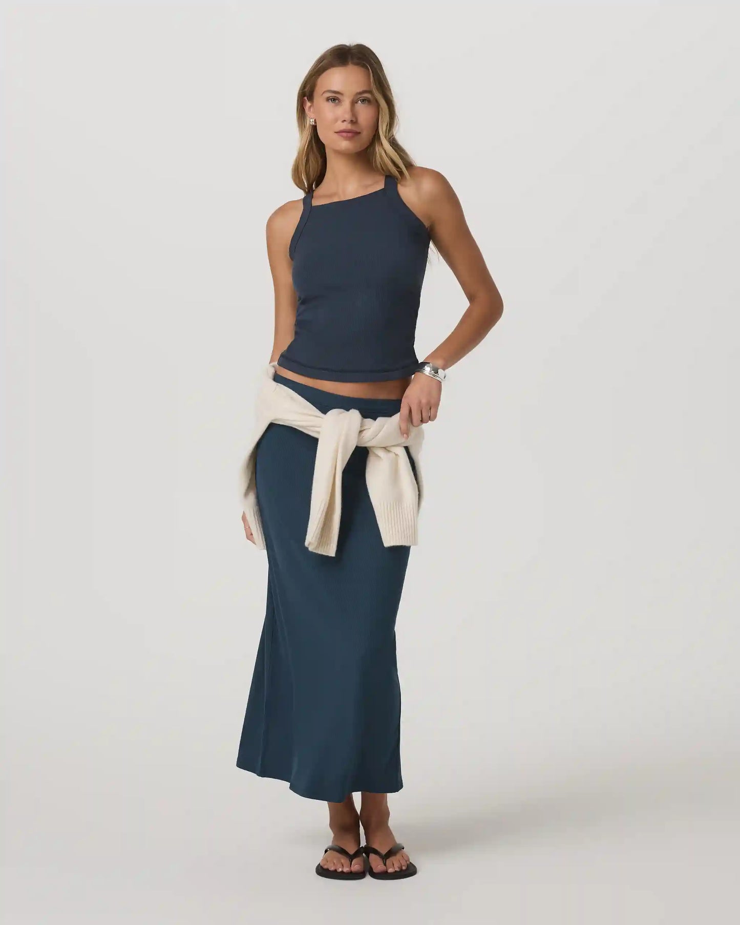 Pose Column Skirt