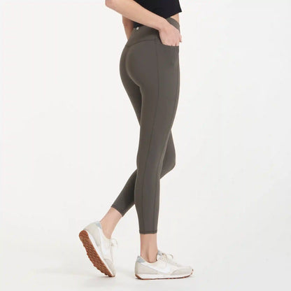 Studio Pocket Legging-Short