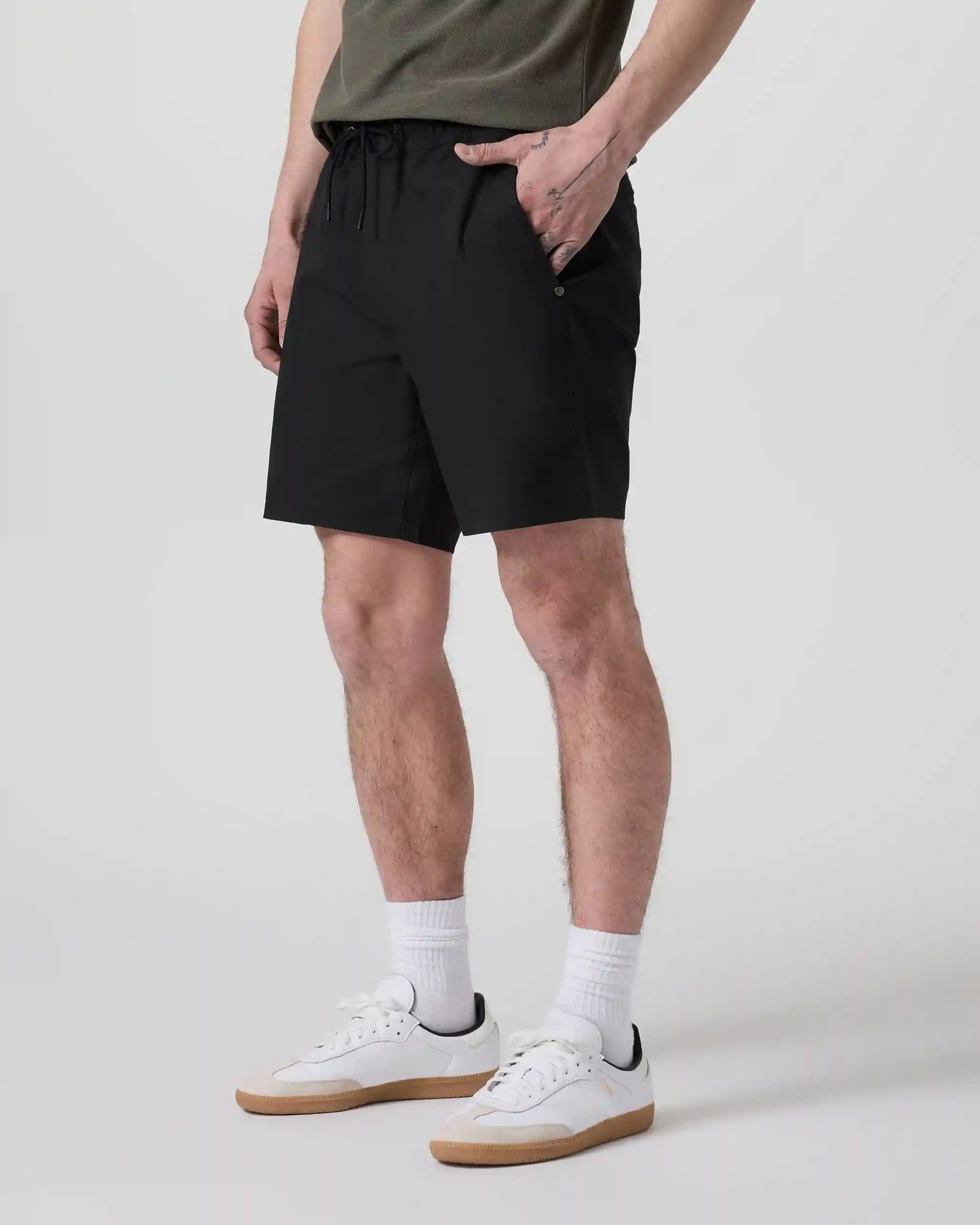 Cascade Crinkle Elastic Waist Short 8"
