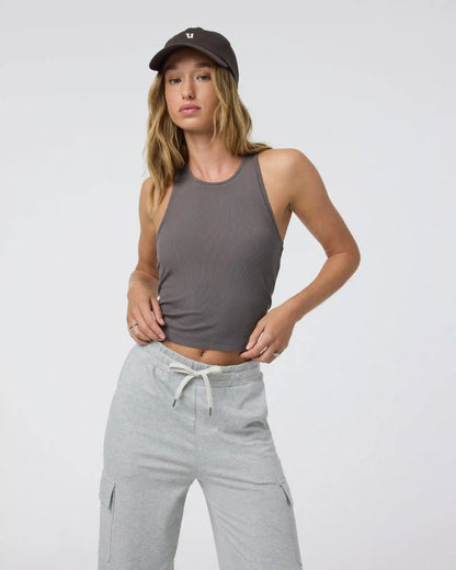 Pose Plyo Tank