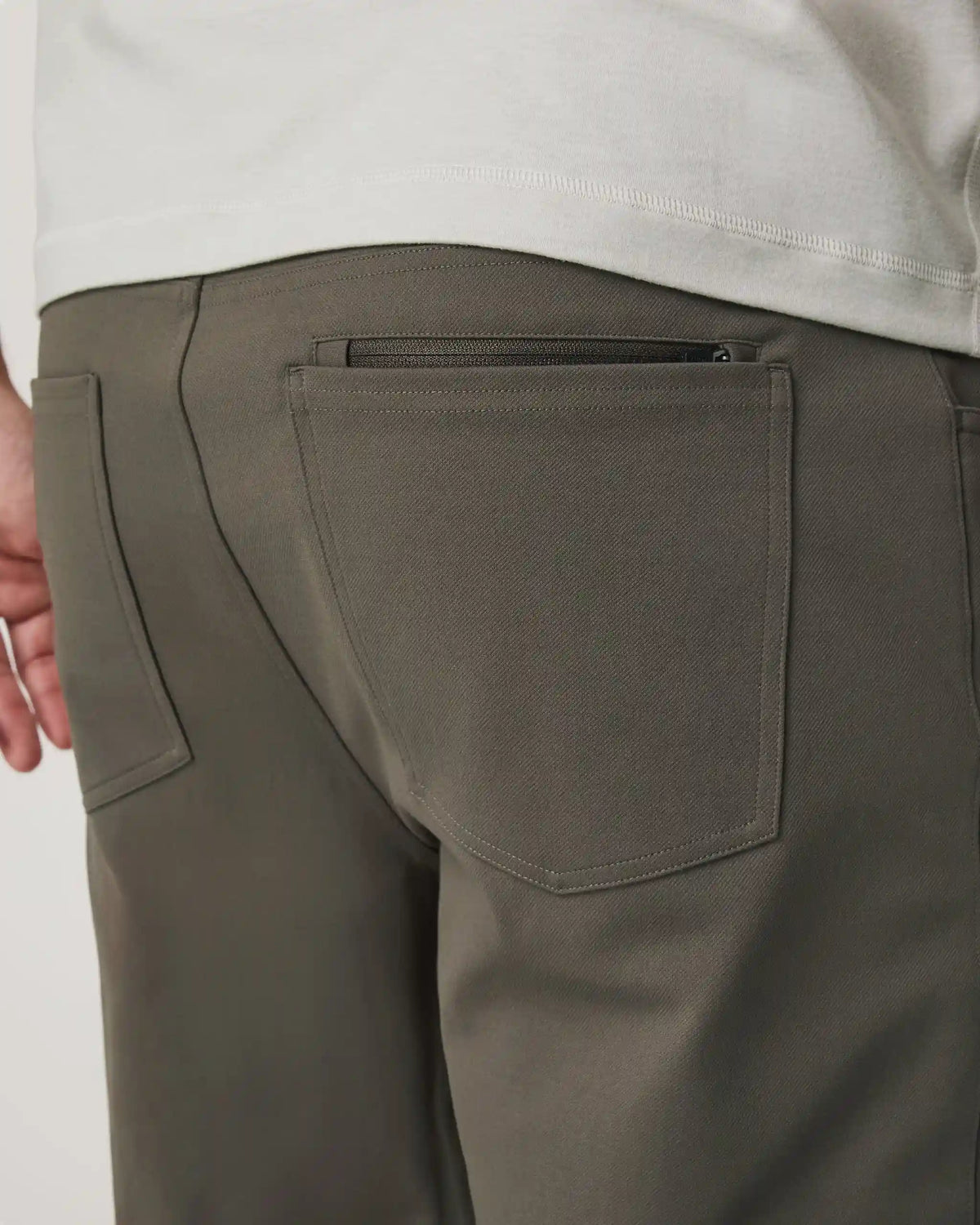Vuori Meta™ Twill Pant Classic Fit 32"