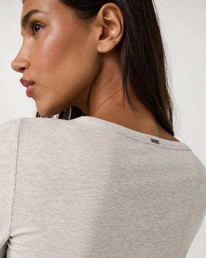 Long Sleeve Pose Subtle Scoop