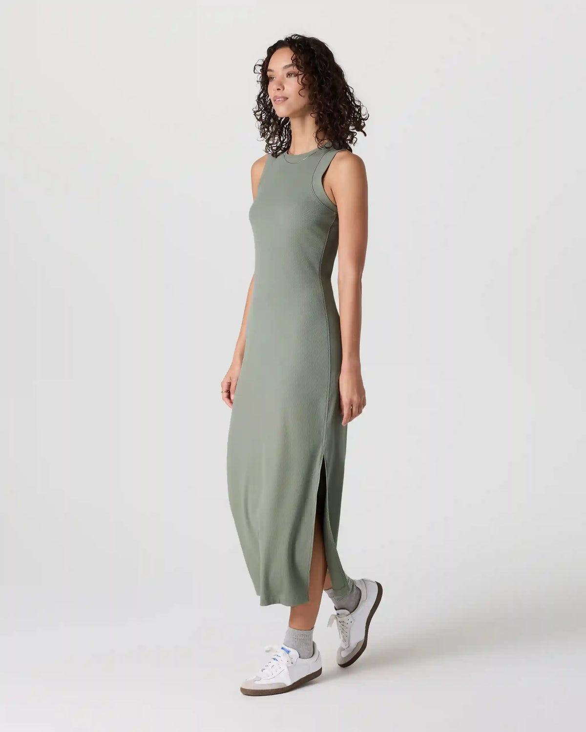 Pose Modern Dress