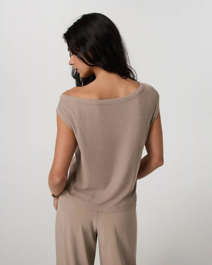 Cove Asymmetric Top
