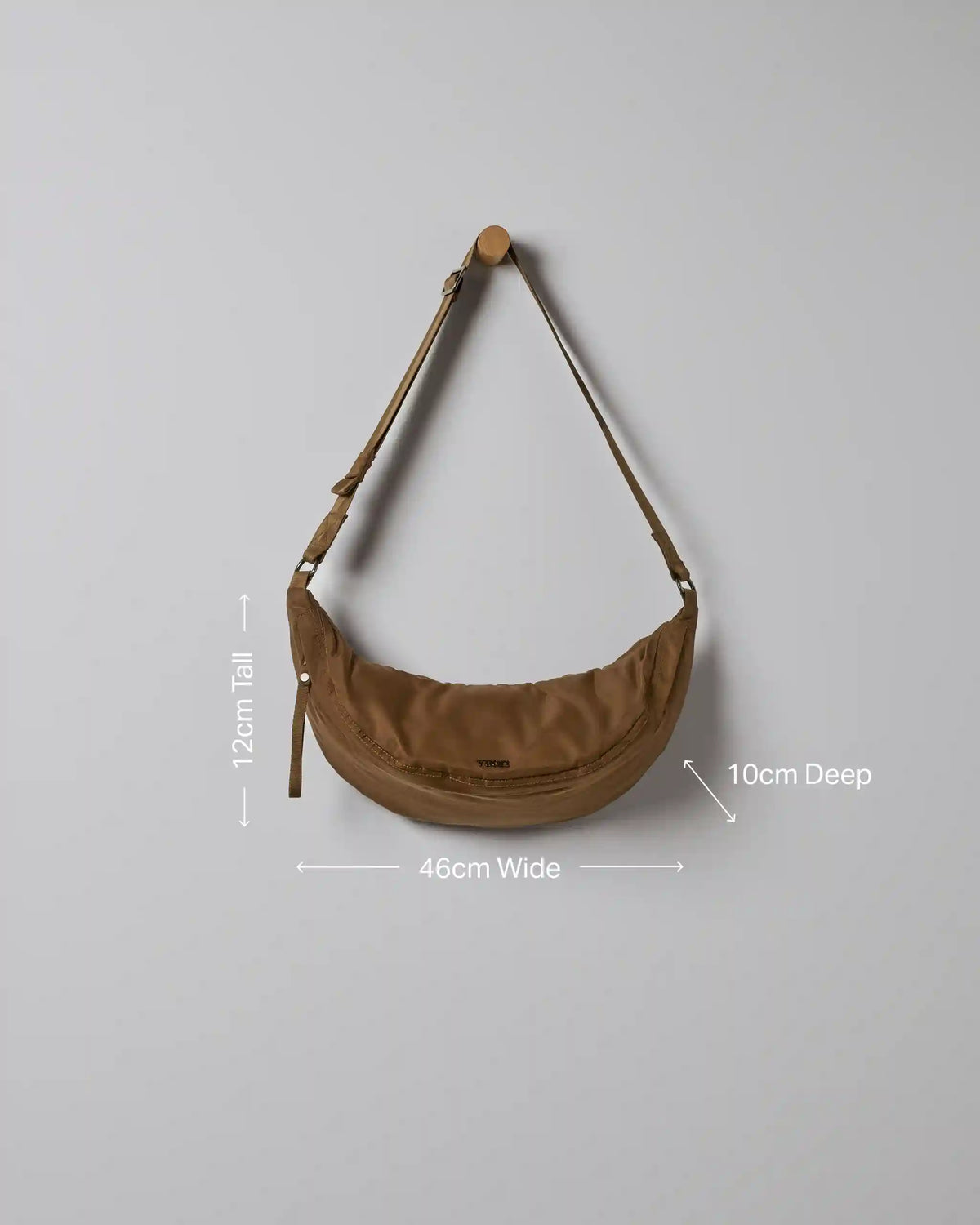 Vuori Arden Crescent Sling