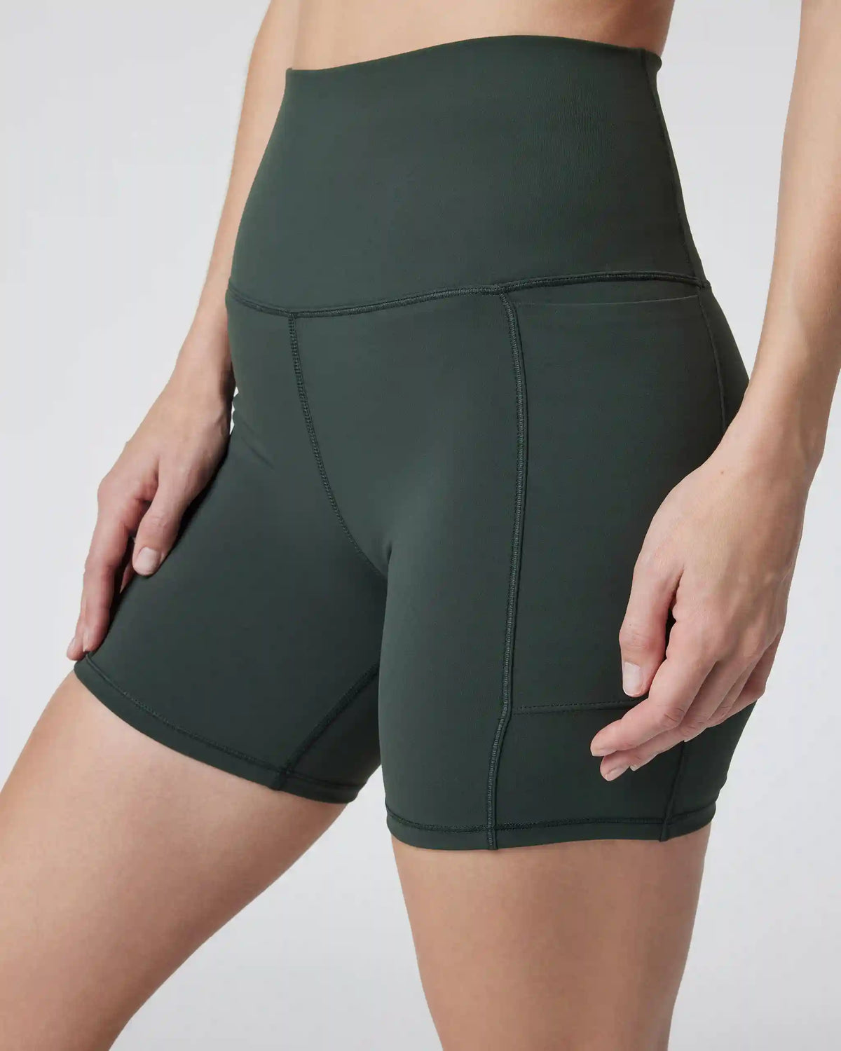 Studio Pocket Short