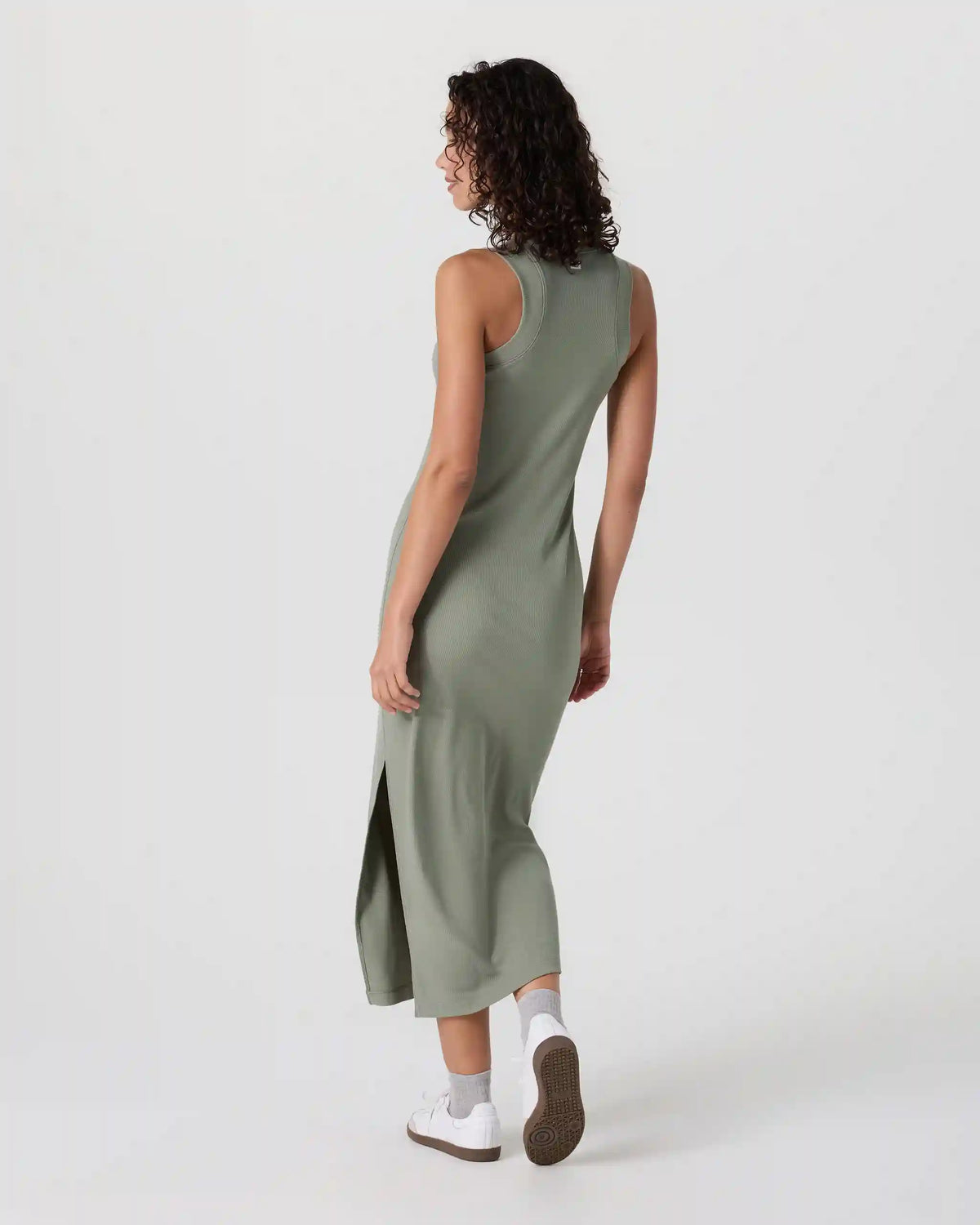 Pose Modern Dress