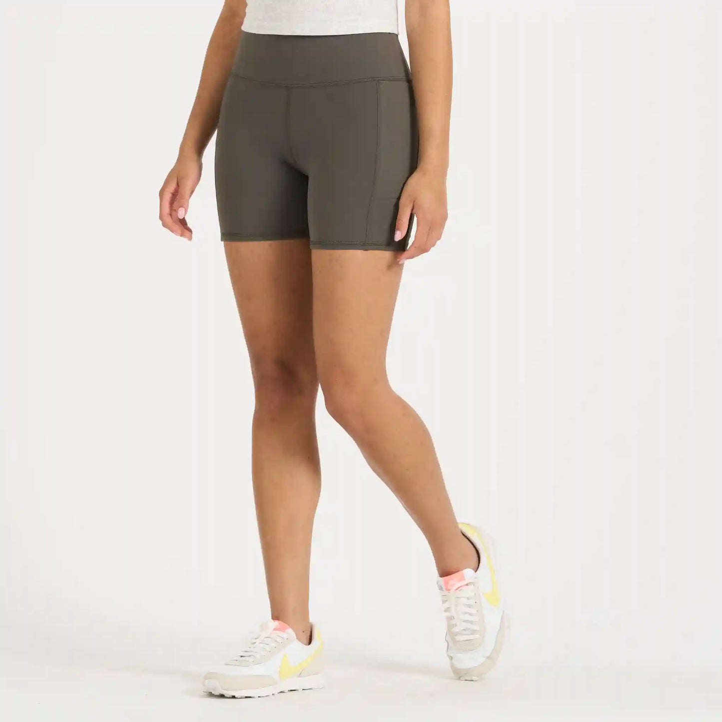 Studio Pocket Short