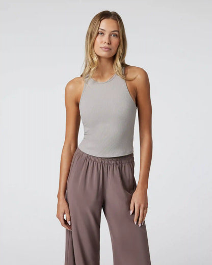 Pose Plyo Tank