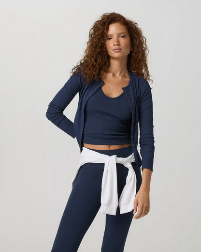 Pose Twin Tank