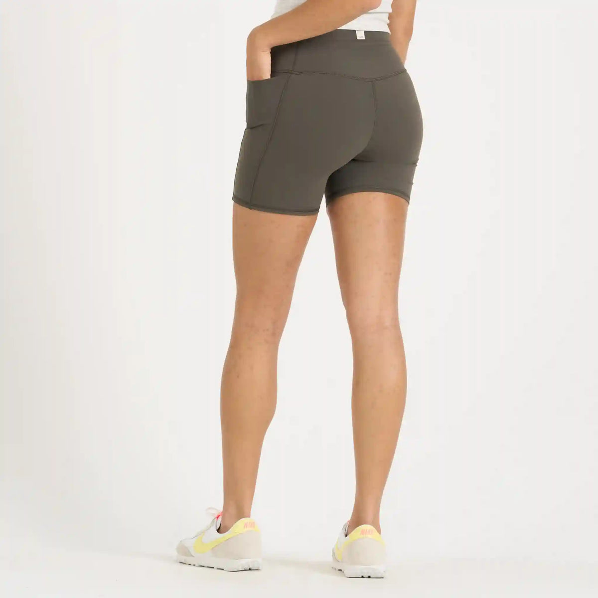 Studio Pocket Short
