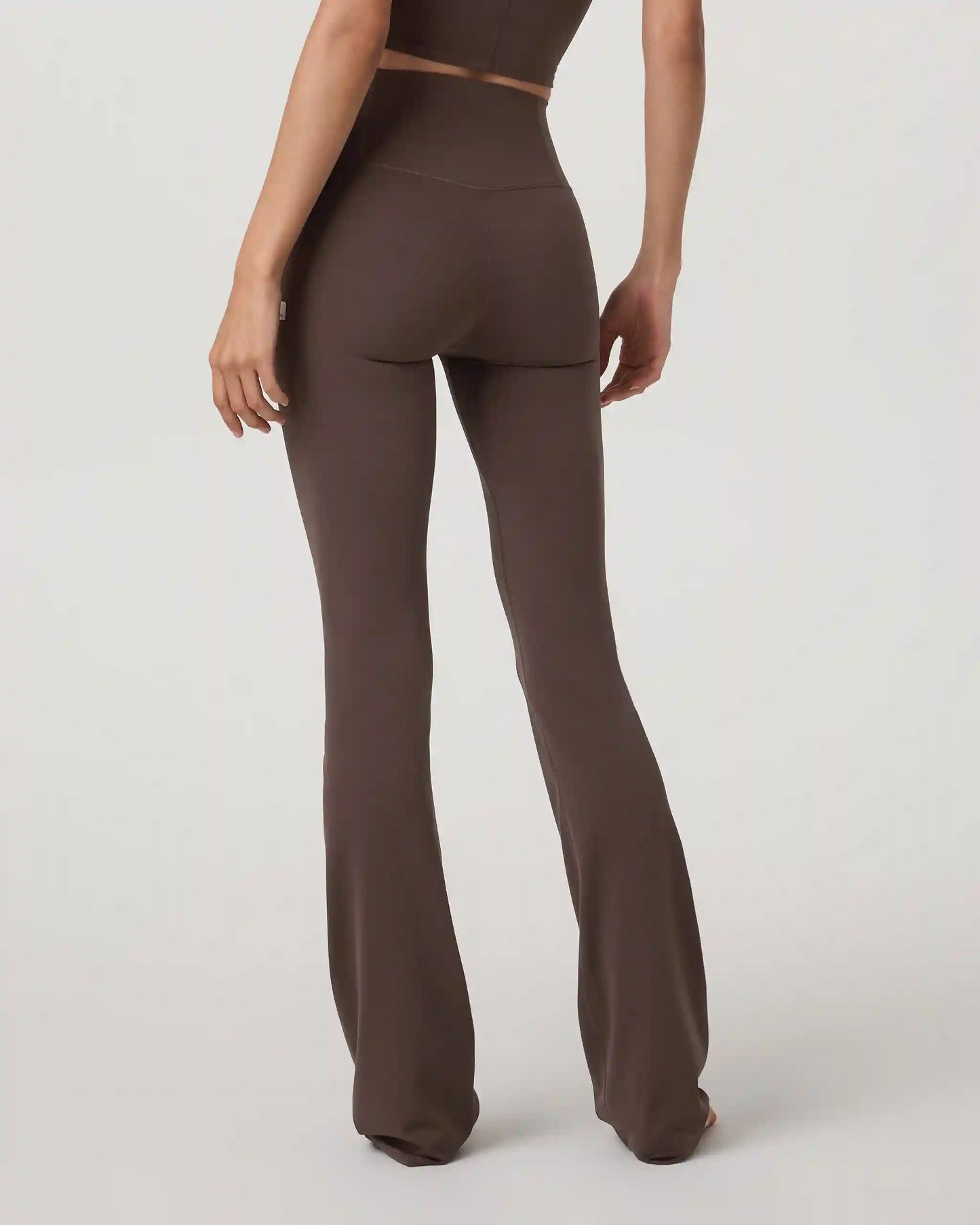 Vuori AllTheFeels™ Slim Flare - Short