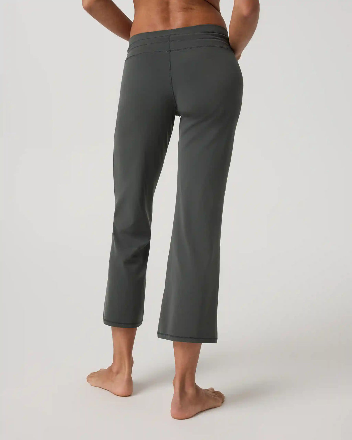 Daily Form Ankle Pant